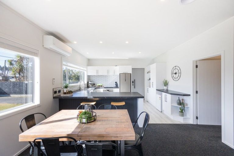 Photo of property in 8 Cousins Avenue East, Foxton Beach, Foxton, 4815