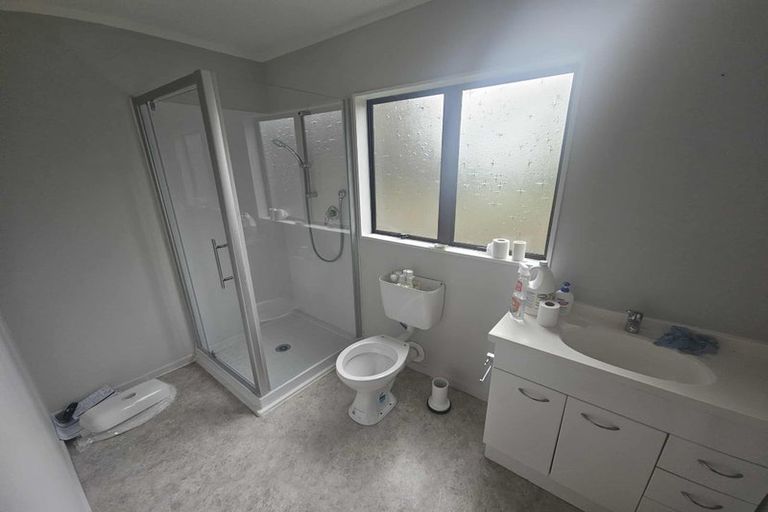 Photo of property in 35 Oxford Street, Fairfield, Hamilton, 3214