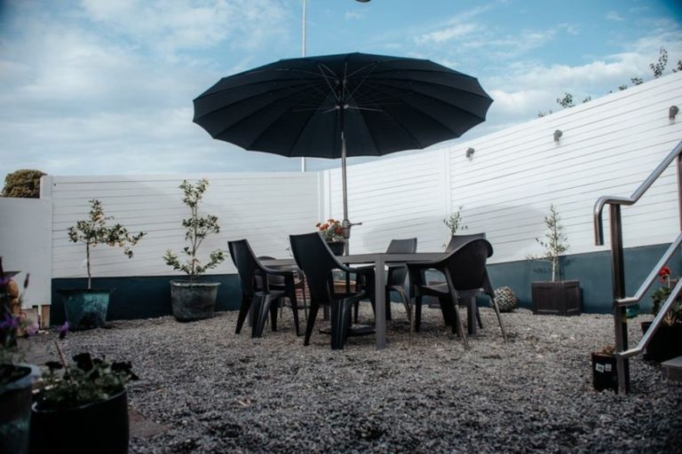 Photo of property in 24 Roslyn Road, Bluff Hill, Napier, 4110