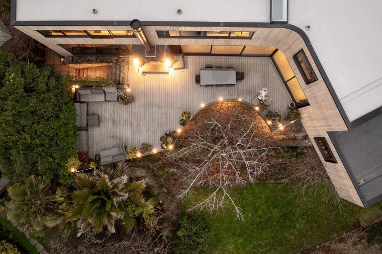 Photo of property in 26 Hackthorne Road, Cashmere, Christchurch, 8022