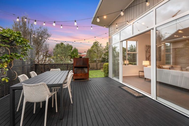 Photo of property in 72 Kiwitea Street, Sandringham, Auckland, 1041