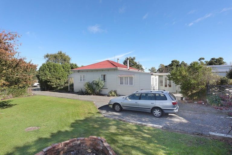Photo of property in 6 George Street, Ohingaiti, Hunterville, 4785
