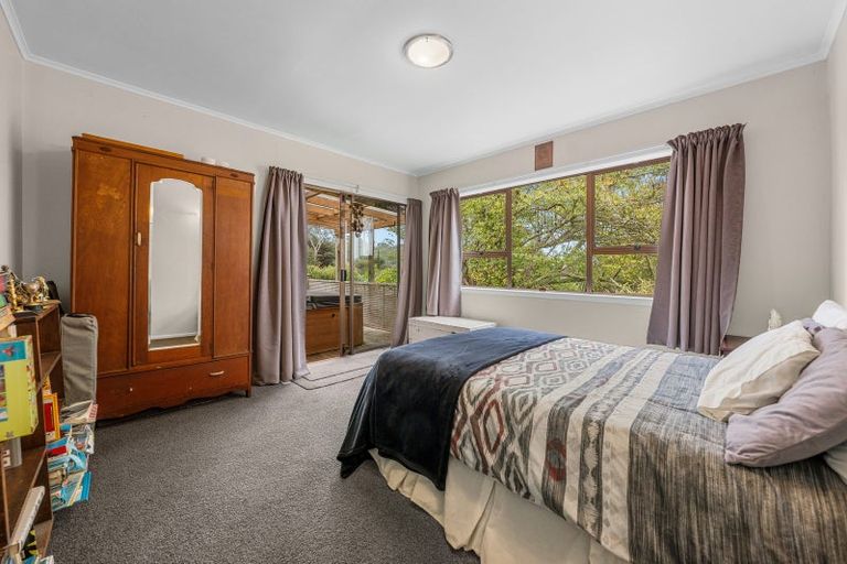 Photo of property in 177 Wairere Road, Waitakere, Henderson, 0782