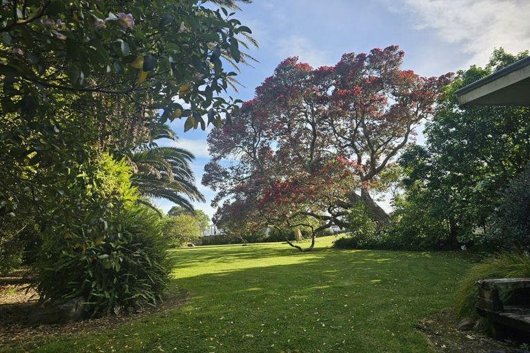 Photo of property in 121 Ohawini Road, Oakura, Hikurangi, 0184