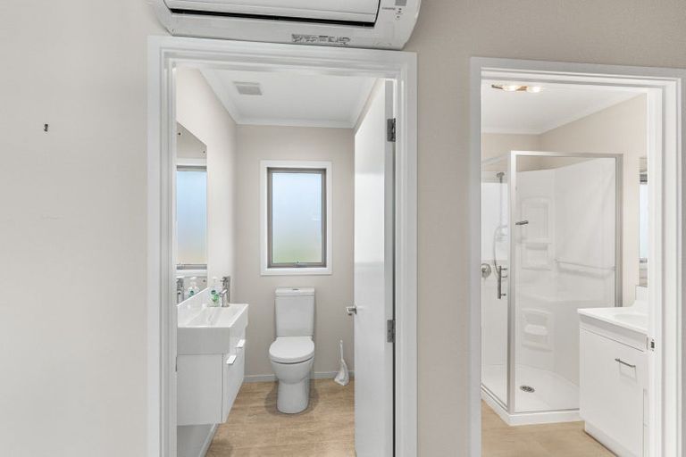 Photo of property in 1/81 Royal Park Drive, Parklands, Christchurch, 8083