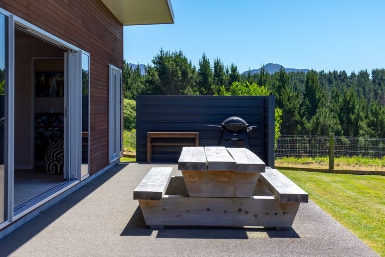 Photo of property in 18 Rochdale Road, Riversdale Beach, Masterton, 5872