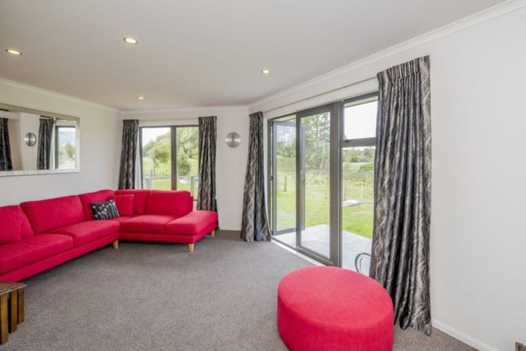 Photo of property in 9 Tullahoma Way, Ohau, Levin, 5570