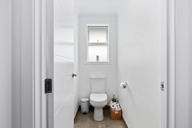 Photo of property in 22 Ballintoy Park Drive, Welcome Bay, Tauranga, 3175