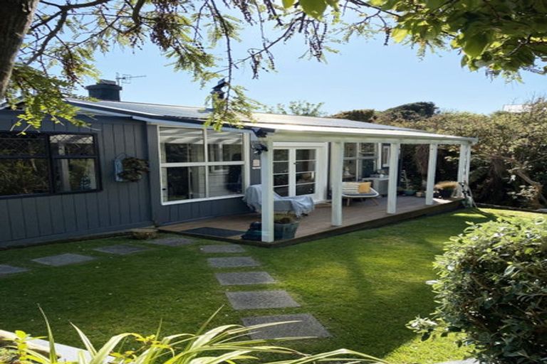 Photo of property in 18 Violet Street, Riverton/aparima, Riverton, 9822