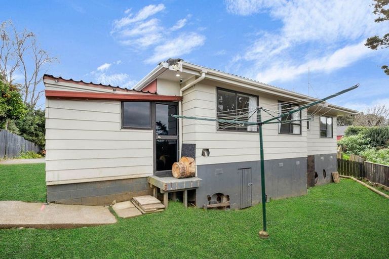 Photo of property in 2/33 Seaward Place, Wattle Downs, Auckland, 2103