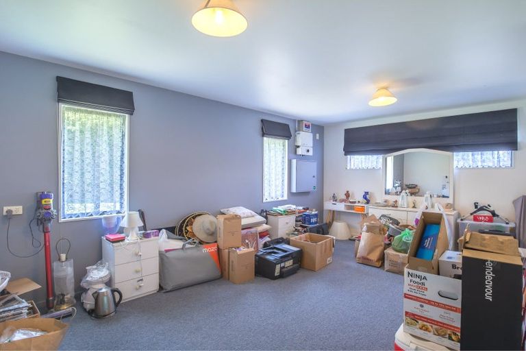 Photo of property in 59 Avenue North Road, Levin, 5510