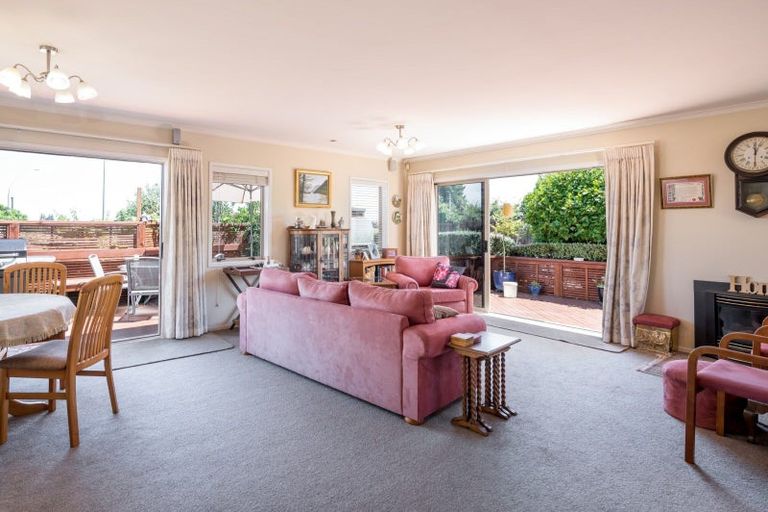 Photo of property in 92 Cambridge Road, Hillcrest, Hamilton, 3216