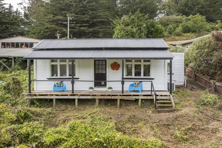 Photo of property in 4 Harbour Terrace, Careys Bay, Port Chalmers, 9023
