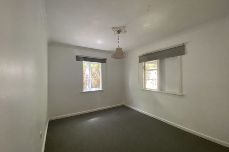 Photo of property in 37 Palliser Road, Roseneath, Wellington, 6011