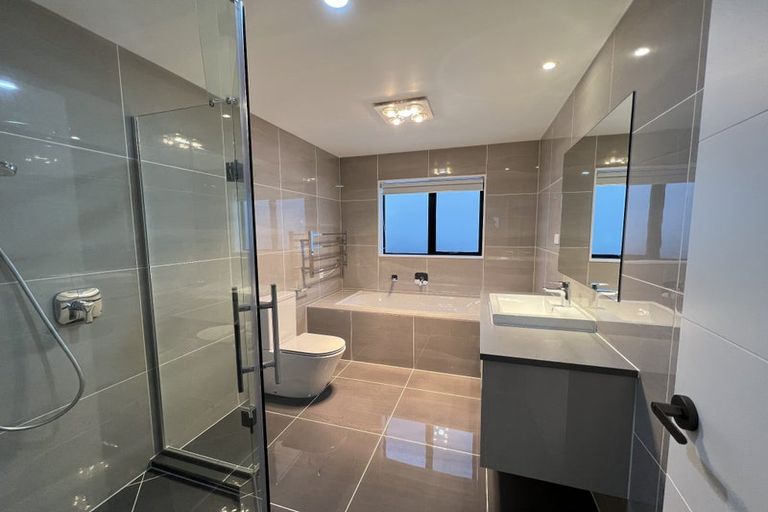 Photo of property in 55c Potter Avenue, Northcote, Auckland, 0627