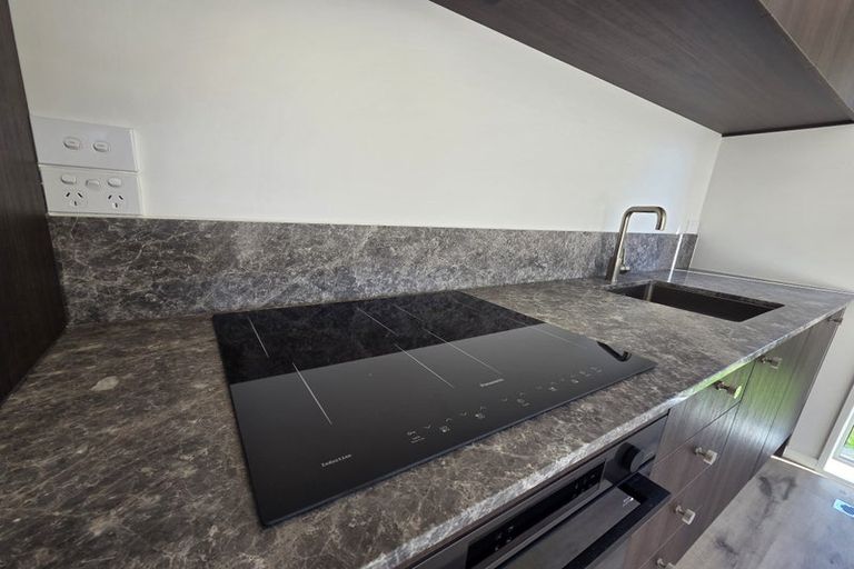 Photo of property in 6/143 Centaurus Road, Saint Martins, Christchurch, 8022