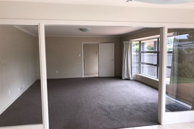 Photo of property in 1 Rutherglen Avenue, Ilam, Christchurch, 8041