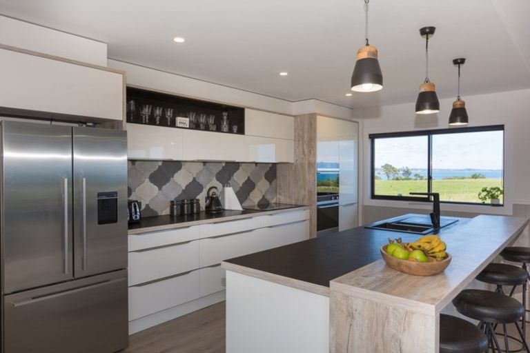 Photo of property in 71 Carrs Road, Urenui, 4377