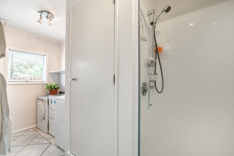 Photo of property in 76b Kiwi Esplanade, Mangere Bridge, Auckland, 2022