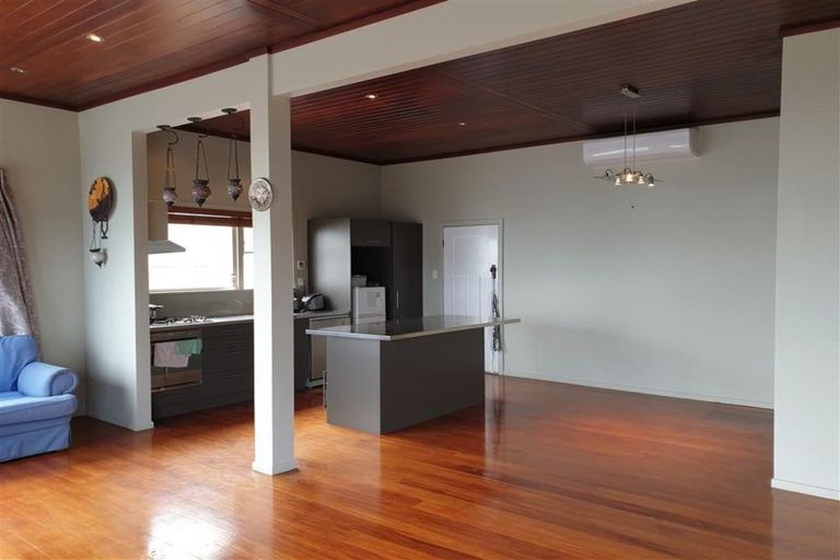 Photo of property in 33 Moana Road, Plimmerton, Porirua, 5026