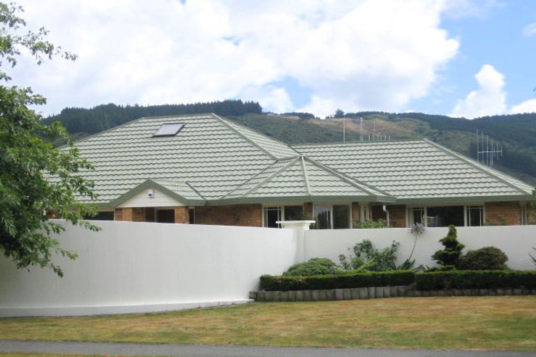 Photo of property in 4 Emerald Hill Drive, Birchville, Upper Hutt, 5018