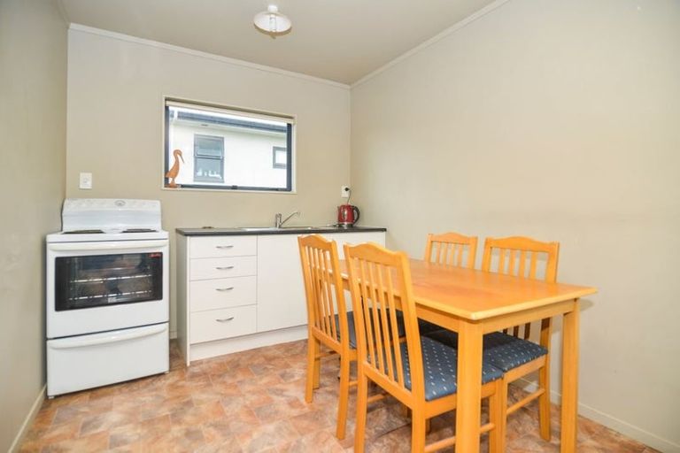 Photo of property in 25 Panorama Road, Mount Wellington, Auckland, 1060