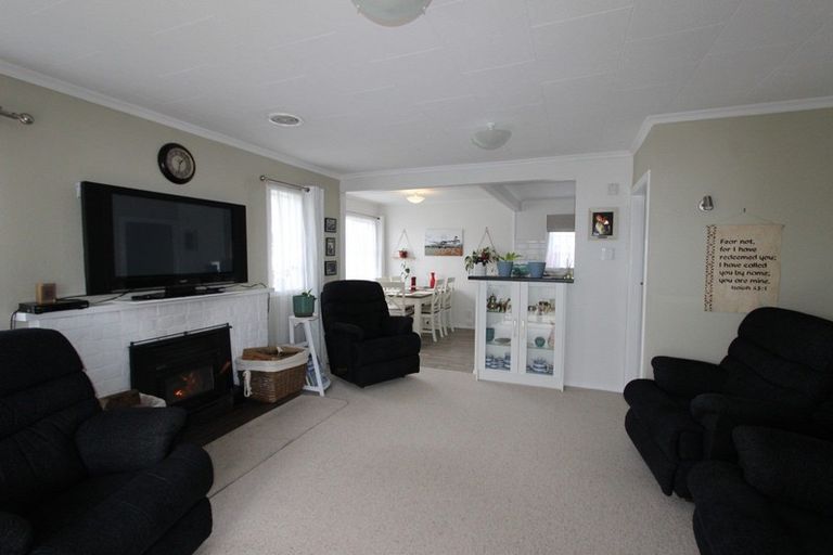 Photo of property in 18 Tyndall Street, Pahiatua, 4910