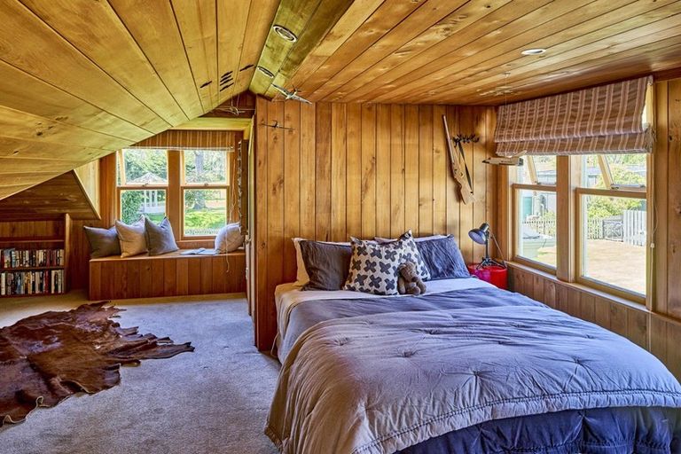 Photo of property in 280 Paekakariki Hill Road, Paekakariki Hill, Porirua, 5381