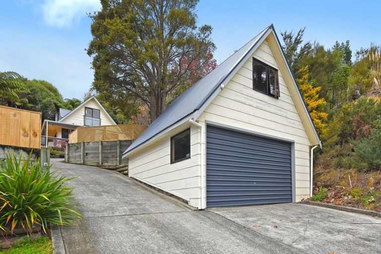 Photo of property in 97 Blue Mountains Road, Pinehaven, Upper Hutt, 5371