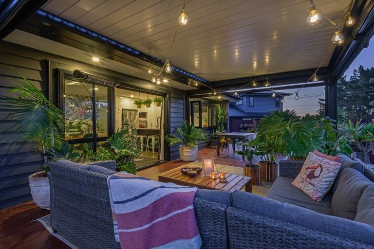 Photo of property in 6 Stratford Court, Fitzherbert, Palmerston North, 4410