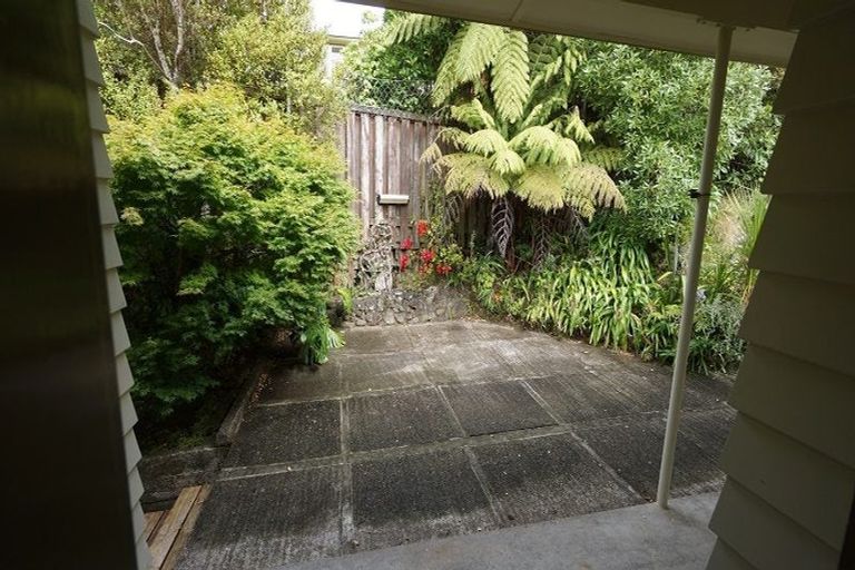 Photo of property in 110 Normandale Road, Normandale, Lower Hutt, 5010