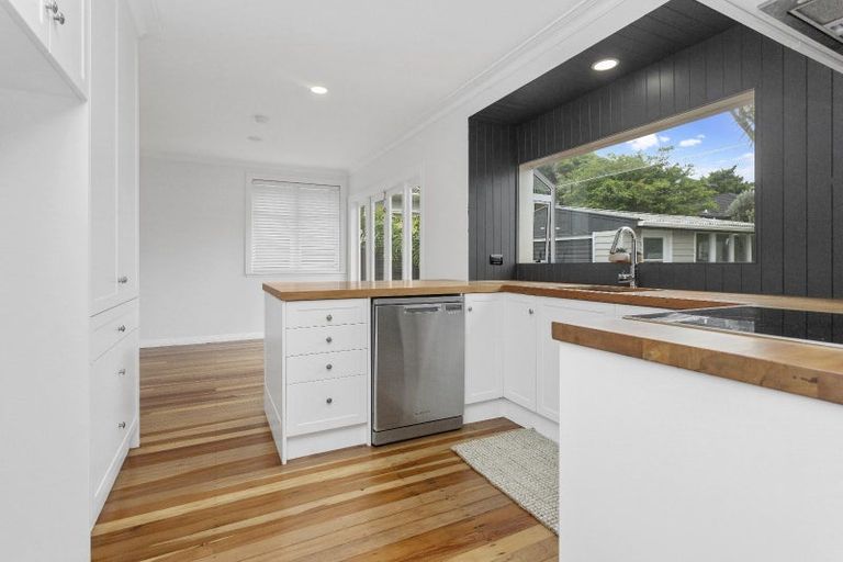 Photo of property in 18 O'halloran Road, Howick, Auckland, 2014