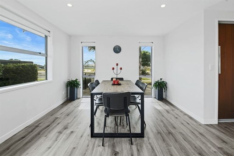 Photo of property in 120 The Boulevard, Papamoa Beach, Papamoa, 3118