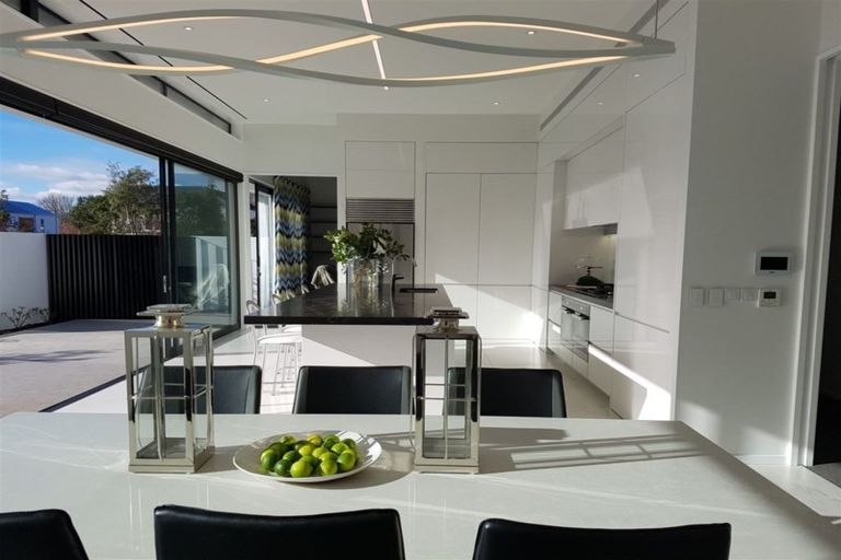 Photo of property in 31 Waiwetu Street, Fendalton, Christchurch, 8052