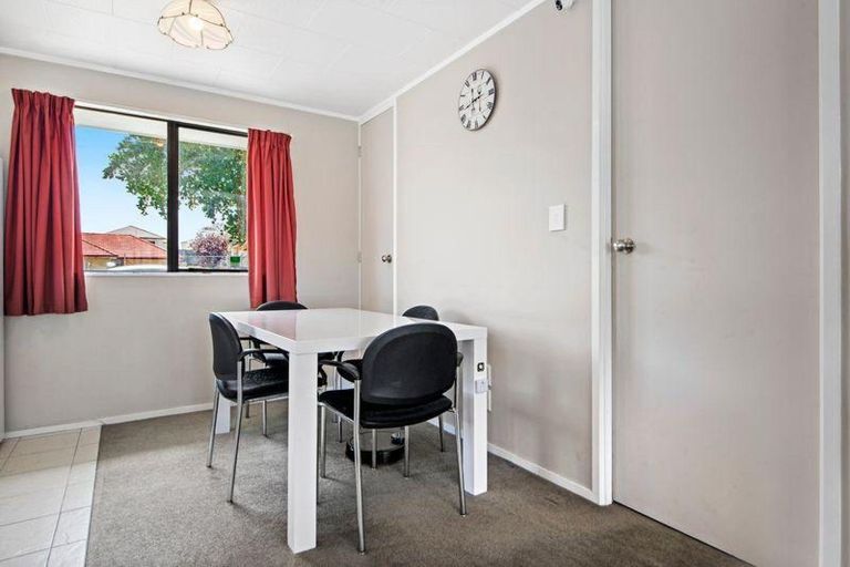 Photo of property in 32 Clendon Avenue, Papatoetoe, Auckland, 2025