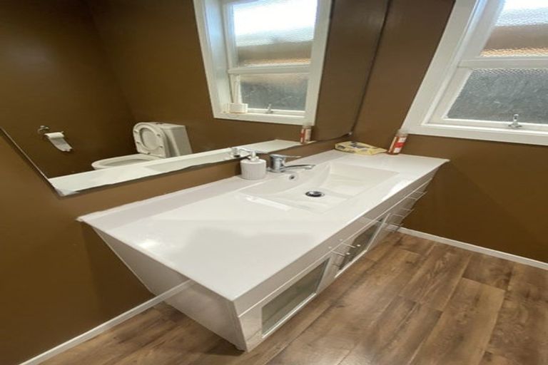 Photo of property in 310 Main Road, Tawa, Wellington, 5028