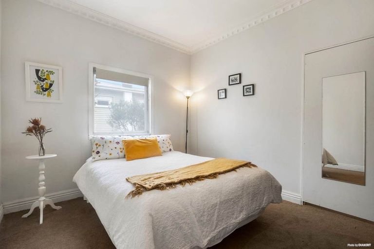 Photo of property in 13 Miller Street, Point Chevalier, Auckland, 1022