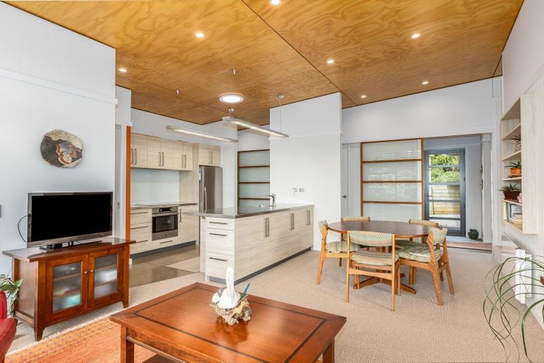 Photo of property in 6 Ferndale Drive, Waikanae, 5036