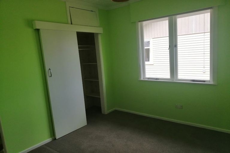 Photo of property in 10 Murray Road, Te Atatu Peninsula, Auckland, 0610