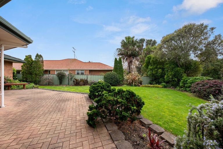 Photo of property in 6 Cabeleigh Drive, Helensville, 0800