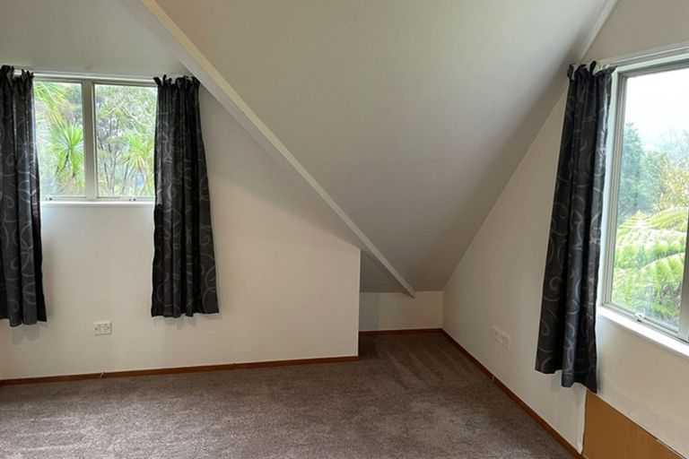 Photo of property in 36 Rimu Road, Oratia, Auckland, 0604