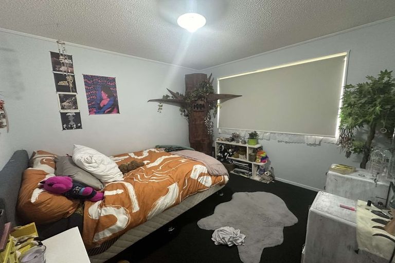 Photo of property in 35 Glen Road, Stokes Valley, Lower Hutt, 5019