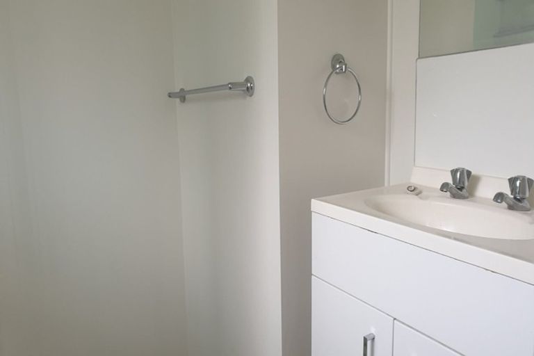 Photo of property in 62 Lincoln Road, Henderson, Auckland, 0610