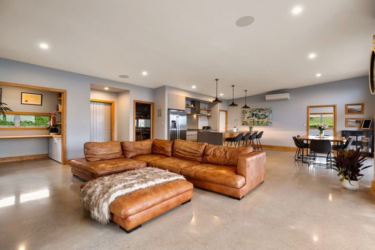 Photo of property in 33 Hakao Road, Minden, Tauranga, 3171