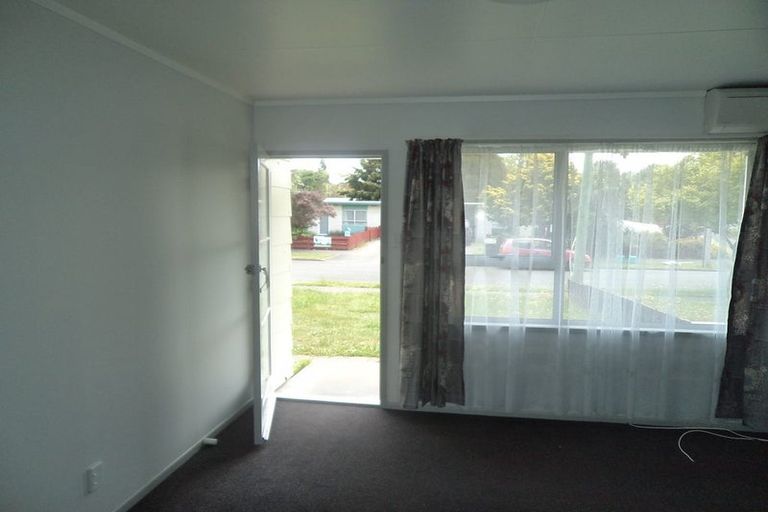 Photo of property in 1/8 Holloway Place, Forest Lake, Hamilton, 3200