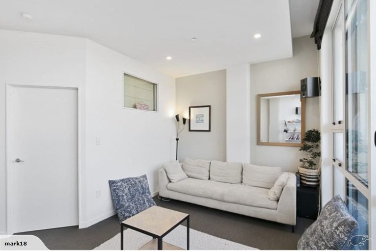 Photo of property in Stadium Garden Flats, 212/107 Thorndon Quay, Pipitea, Wellington, 6011