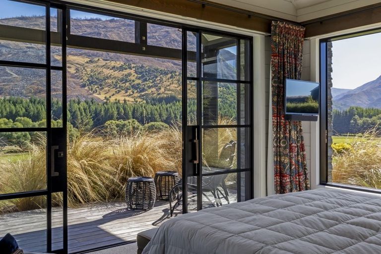 Photo of property in 11 Dalgleish Lane, Arrowtown, Queenstown, 9371