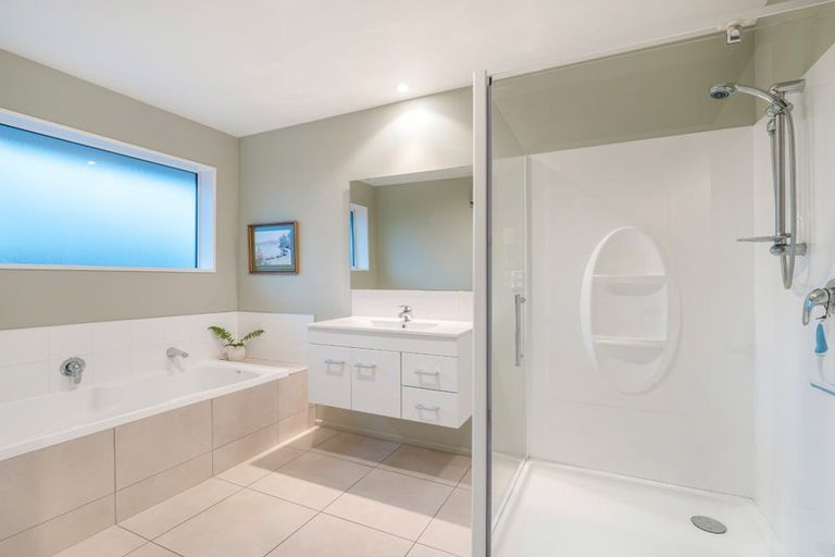 Photo of property in 37 Globe Bay Drive, Templeton, Christchurch, 8042