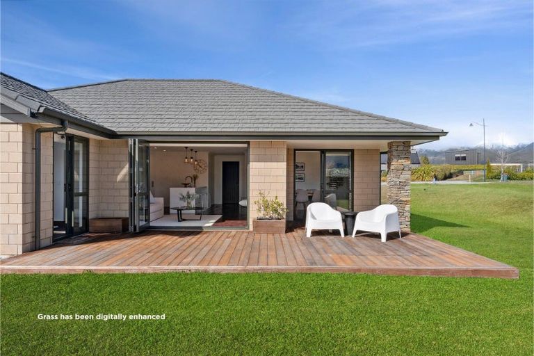 Photo of property in 6 Avalanche Place, Wanaka, 9305