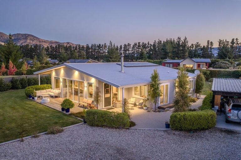 Photo of property in 21 Sam John Place, Lake Hawea, 9382